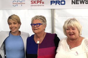 Socialförsäkringsminister Annika Strandhäll (S), Eva Eriksson, förbundsordförande i SPF Seniorerna, och Liza Di Paolo Sandberg, vice förbundsordförande i SKPF Pensionärerna, på Äldreforum i Almedalen.