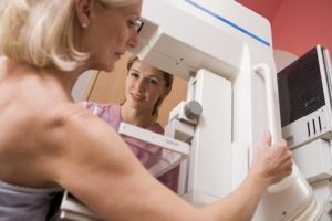 Cellprov och mammografi har åldersgräns.
