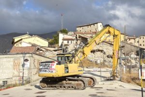 Närmare 300 dog vid jordbävning i Italein.