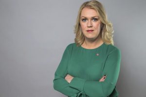 Äldreminister Lena Hallengren.