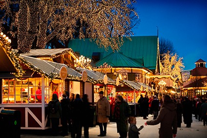 Liseberg är Sveriges största julmarknad.